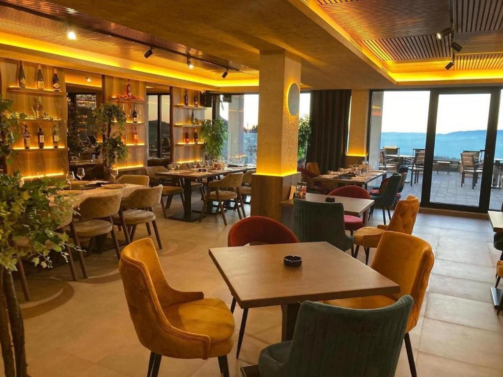 Restaurace v ubytování NLux46 Milmari