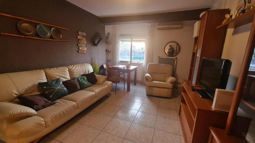 Rooms on Malvarrosa beach, Valencia – Updated 2023 Prices
