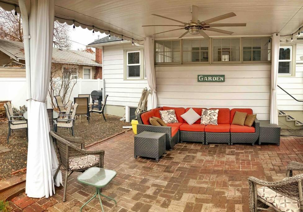 Centrally located, family and furry friendly fun! - Casa De Cinco Dormitorios