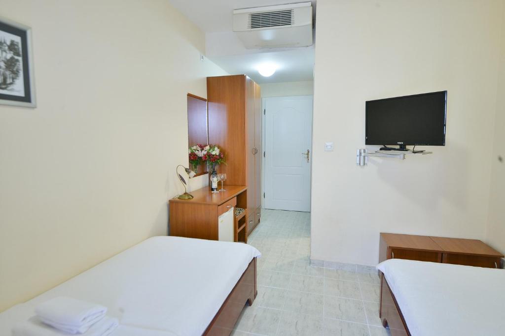 Μια τηλεόραση ή/και κέντρο ψυχαγωγίας στο Hotel Podostrog