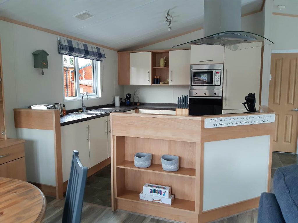 Kuchyň nebo kuchyňský kout v ubytování Sycamore Lodge Auchterarder
