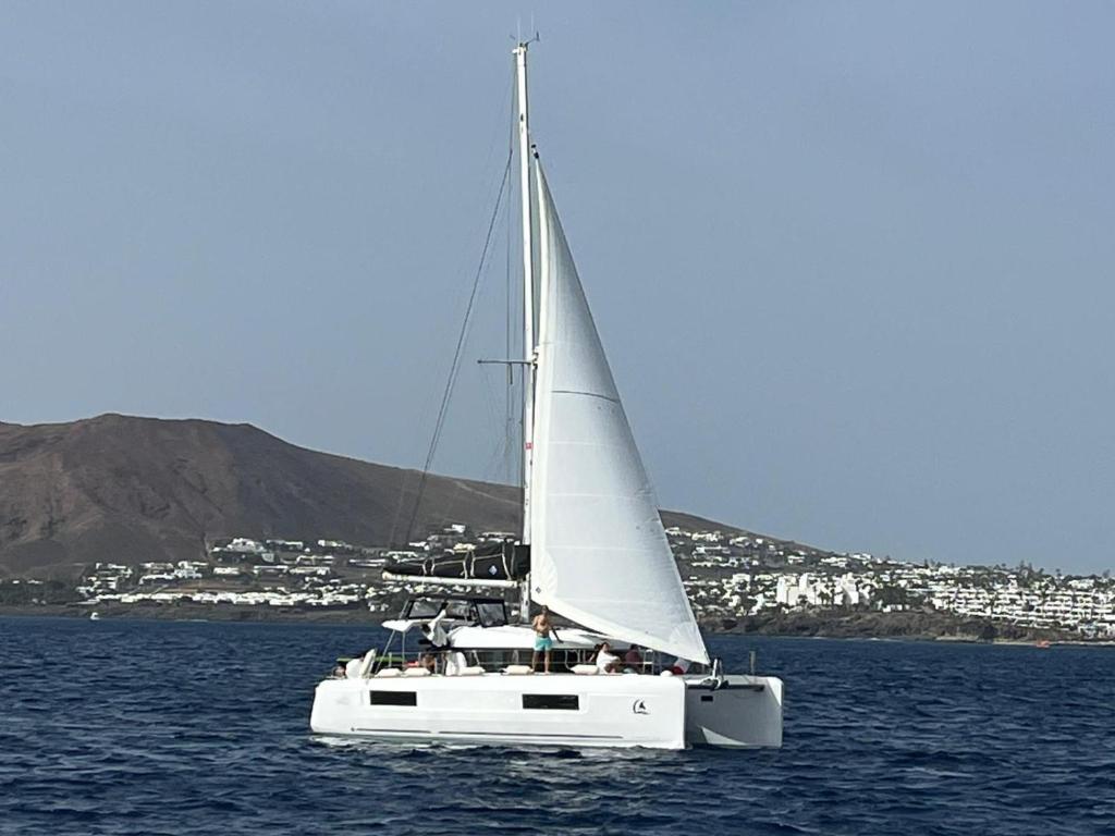 Zdjęcie z galerii obiektu Catamaran White Beach w mieście Playa Blanca