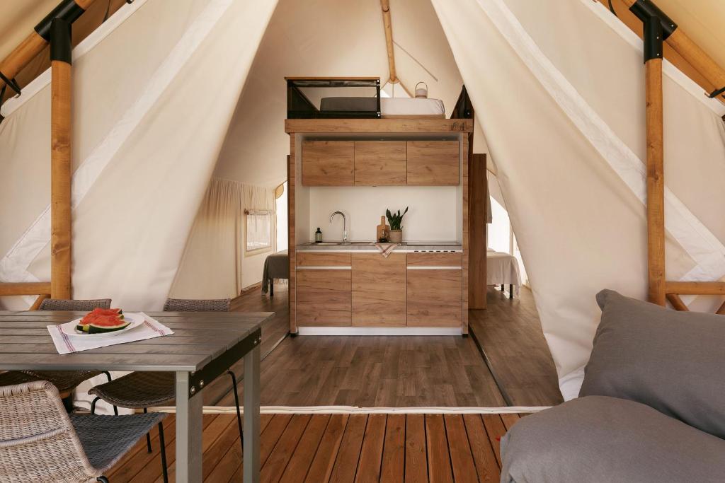 wecamp Cadaqués - Familia Glamping+