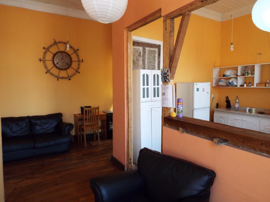 Kuchyň nebo kuchyňský kout v ubytování Hostal Casa Verde Limón