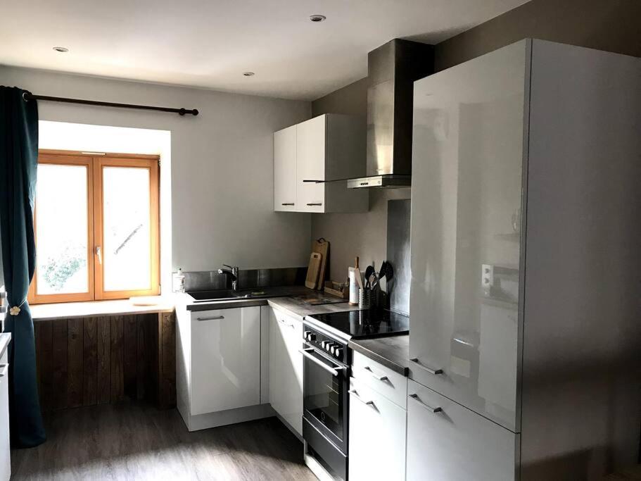 Kuchnia lub aneks kuchenny w obiekcie Logement chaleureux, vallée de Villé