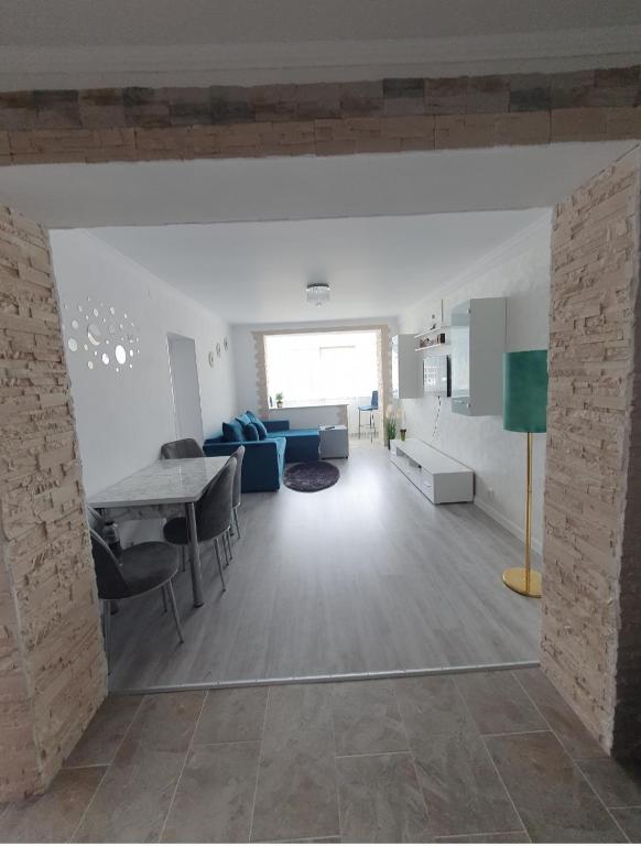 Apartament Tiron în centru orasului - Appartamento Con Due Camere Da Letto