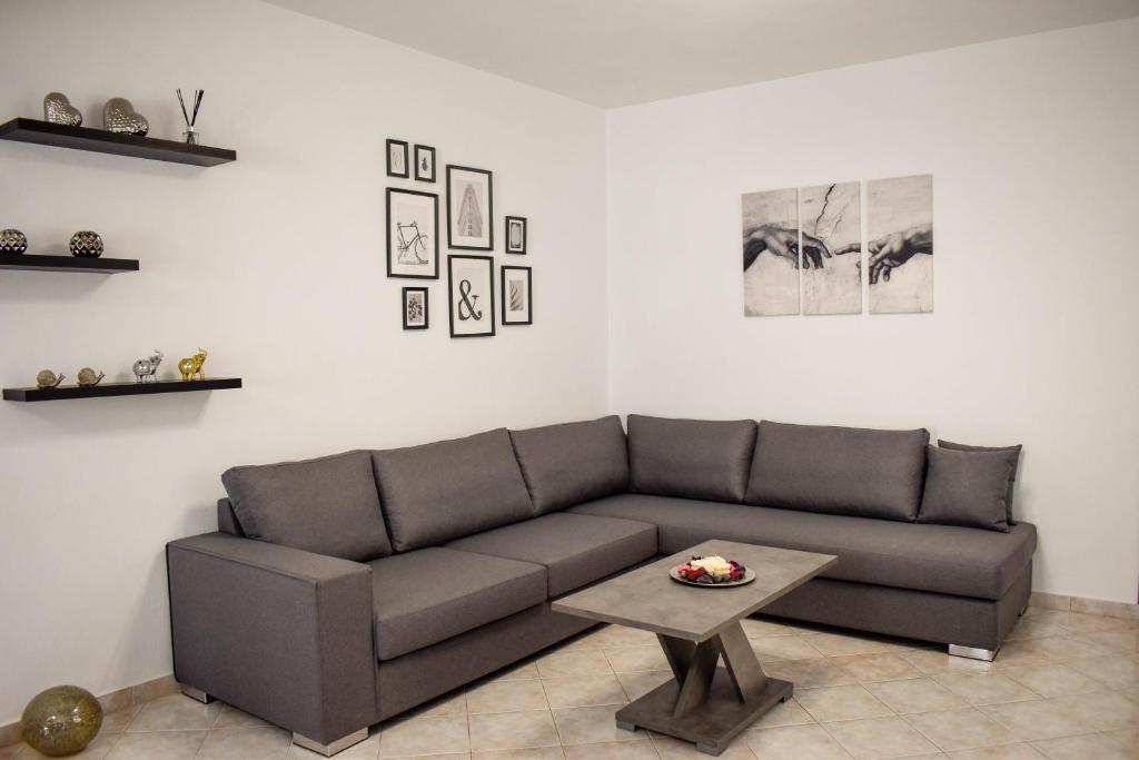 Posezení v ubytování ATHOS APARTMENT