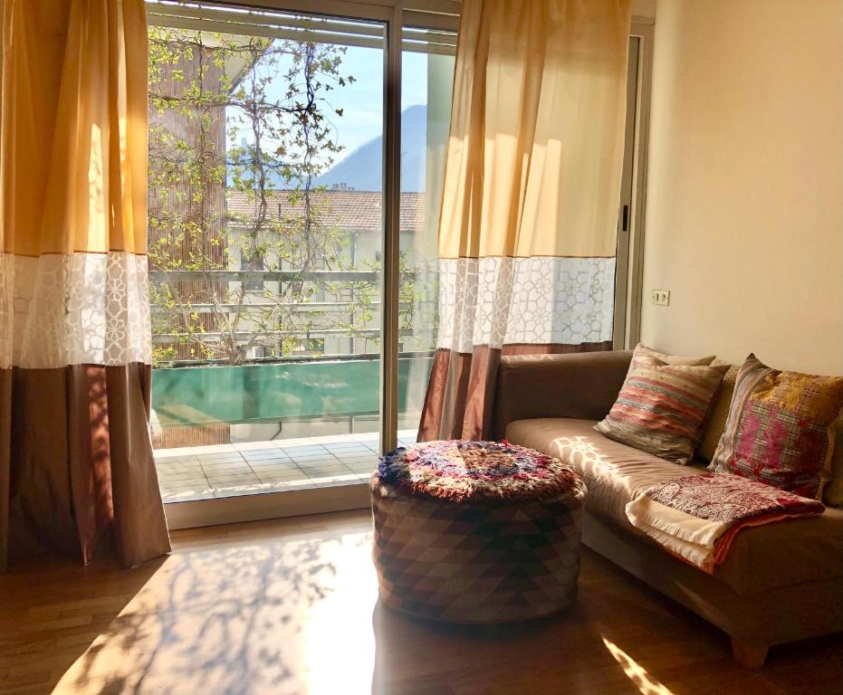 A seating area at Mascalzone Latino, City center apartment