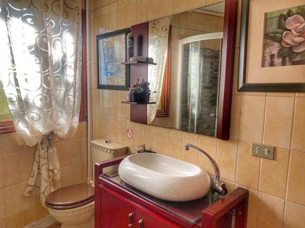 Koupelna v ubytování Mordelliya Private Jacuzzi Suites