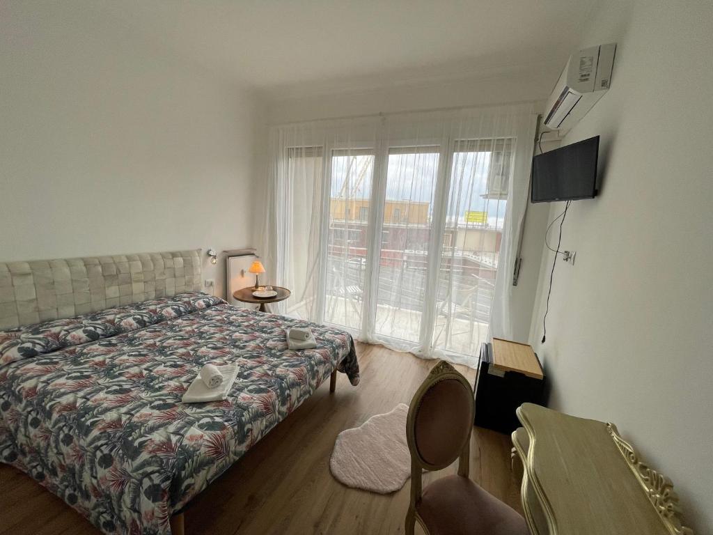 Cavour16 rent bedrooms - Deluxe Queen Room