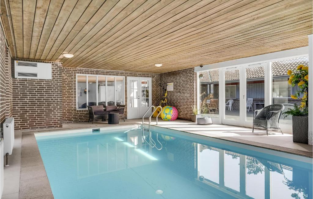 Awesome Home In Ørsted - Holiday Home Home Met Zeven Slaapkamers