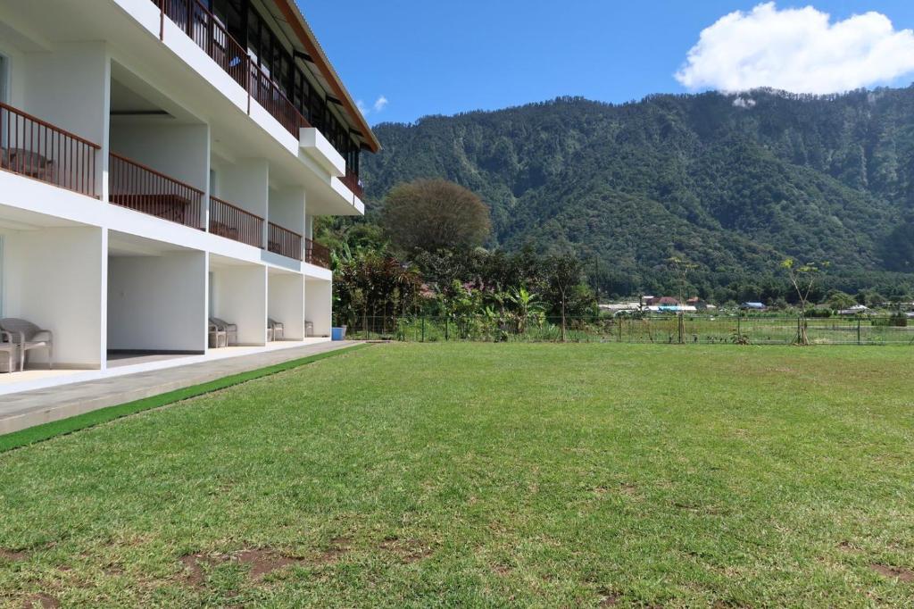 Nespecifikovaný výhled na hory nebo výhled na hory při pohledu z hotelu