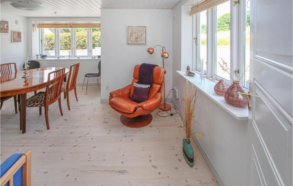 Posezení v ubytování Lovely Apartment In Samsø With Wifi