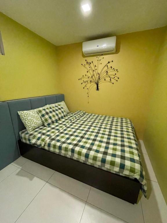 Postel nebo postele na pokoji v ubytování Luxurious Family Room Pico de Loro