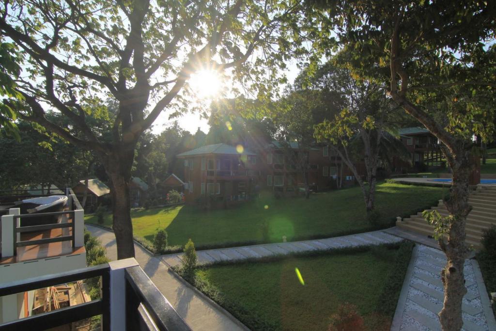 Zahrada ubytování Mountain Resort Koh Lipe