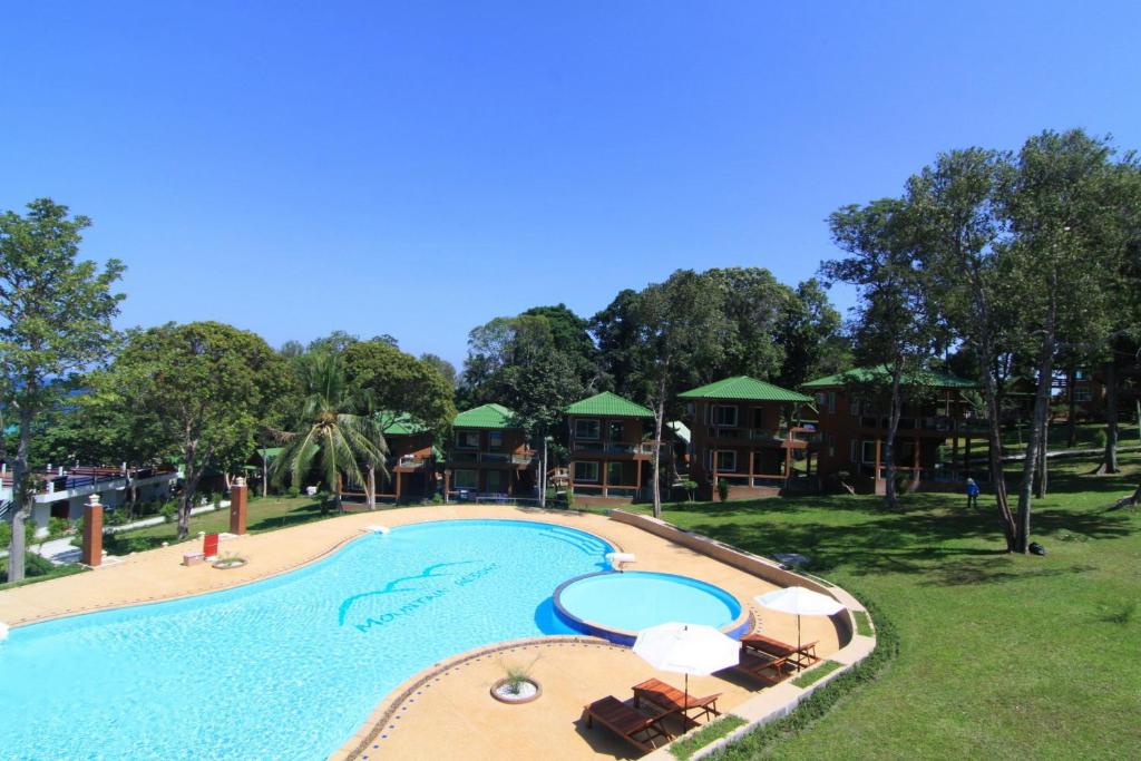 Bazén v ubytování Mountain Resort Koh Lipe nebo v jeho okolí