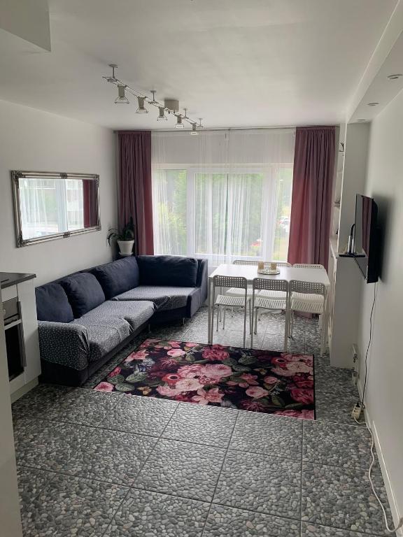 TV a/nebo společenská místnost v ubytování Child friendly Villa 4BR 10 min to Gothenburg City