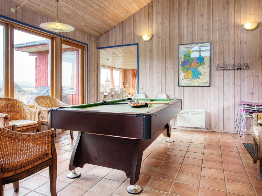 Biliár nebo kulečník v ubytování Holiday home Hjørring VIII