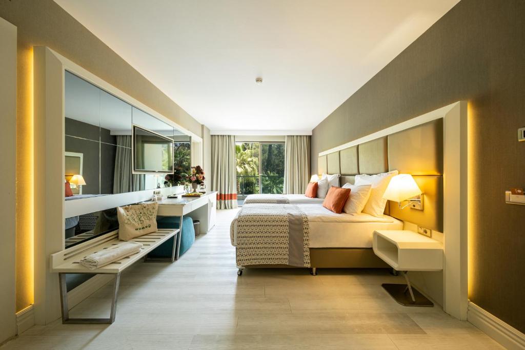 Wome Prime Hotel - Halal All Inclusive - Quadruple Room With Private Bathroom