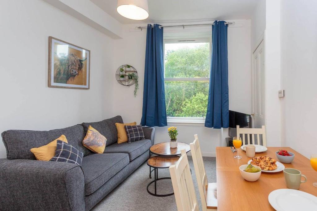Fountain Park Apartment 1bed, Edinburgh, UK