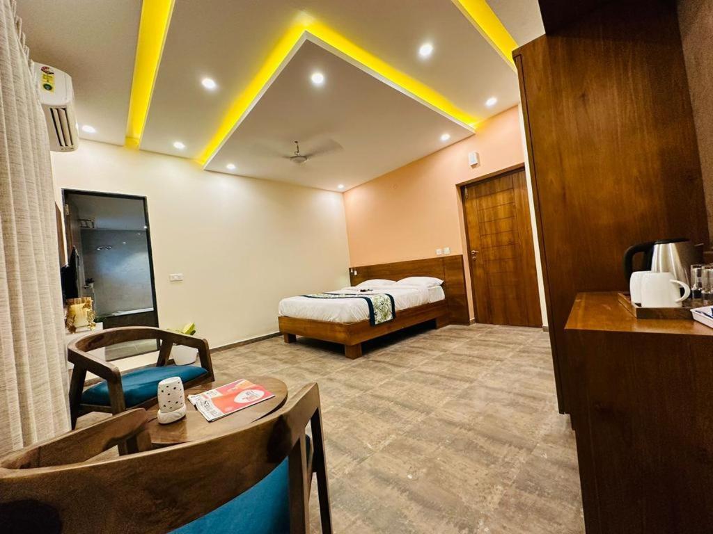 Aananda Wellness and Resorts - Studio De Reine