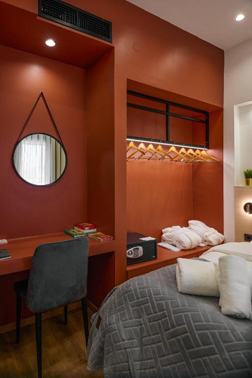 Posteľ alebo postele v izbe v ubytovaní Plane Tree Luxury Suites