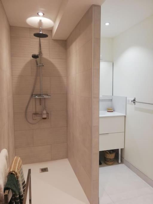 Zdjęcie z galerii obiektu Appartement 40m2 avec terrasse et vue superbe w mieście Theys