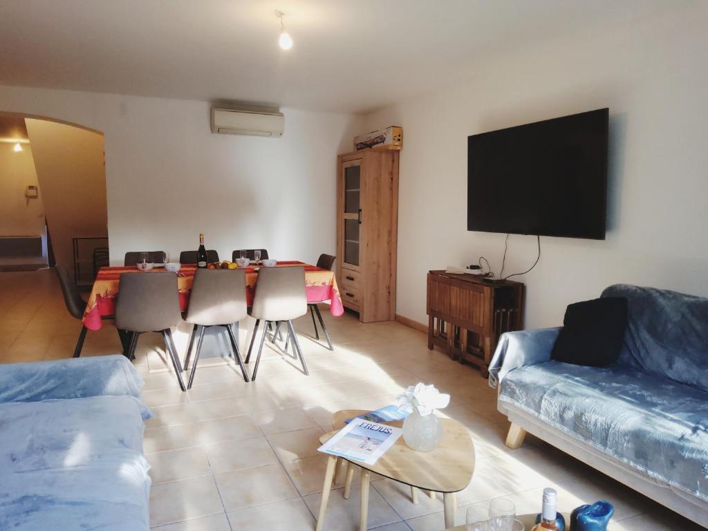 Fotografia z galérie ubytovania Maison 115m² proche de la plage v destinácii Fréjus