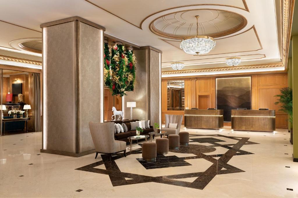 Гостиная зона в The Westin Palace, Milan