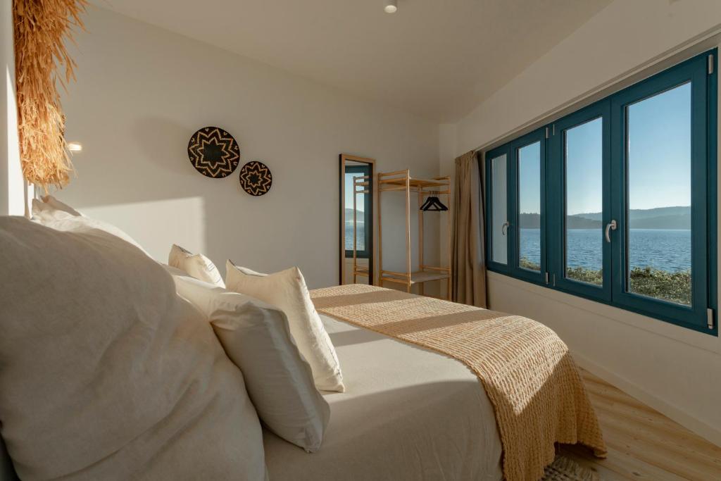 A bed or beds in a room at O mar de preciosa