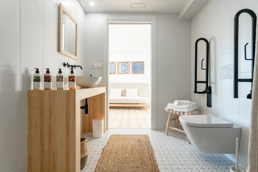 A bathroom at O mar de preciosa