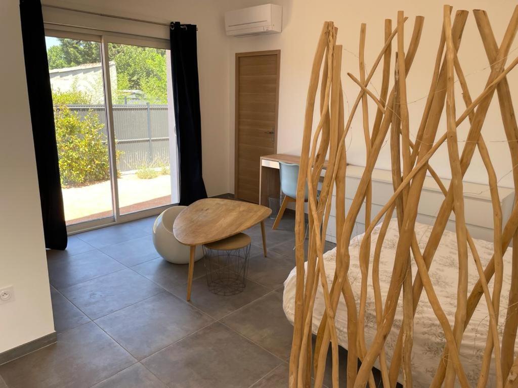 Część wypoczynkowa w obiekcie Beau studio en duo au coeur du Luberon