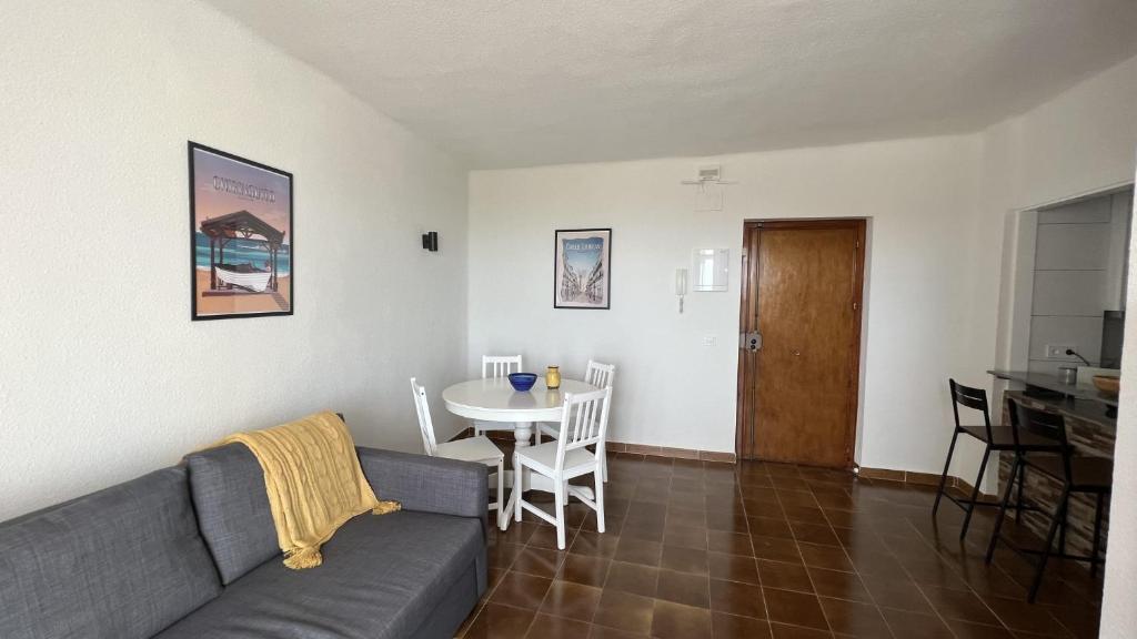 Posedenie v ubytovaní Casa Mercedes 2 bedroom apartment Where beach and city meet BY NAMASTE ELITE