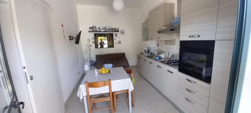 Kuchnia lub aneks kuchenny w obiekcie Appartamento Porto Cesareo