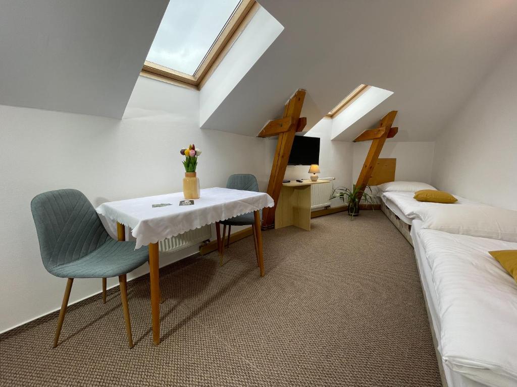 Postel nebo postele na pokoji v ubytování Hotel COLCHI