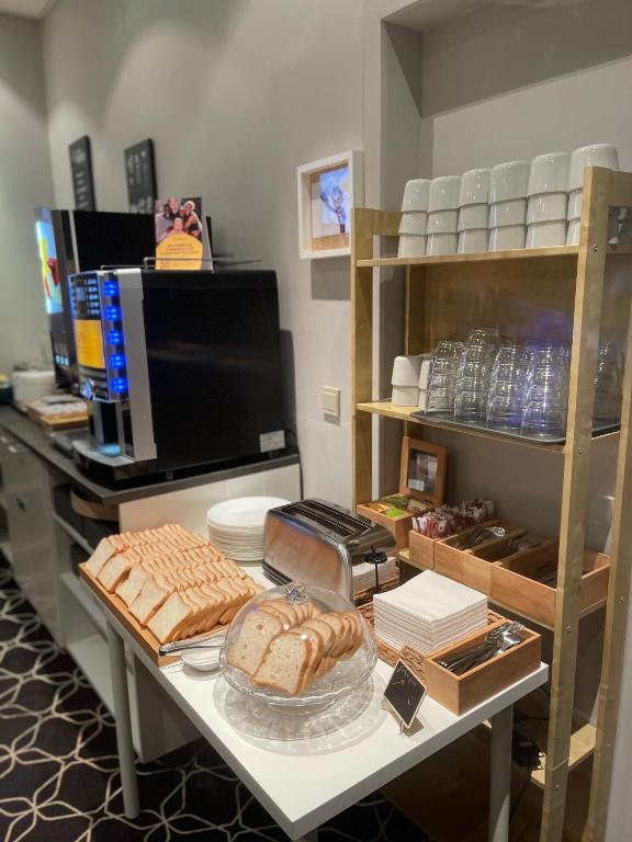 Safestay Brussels Grand Place - Resim 3