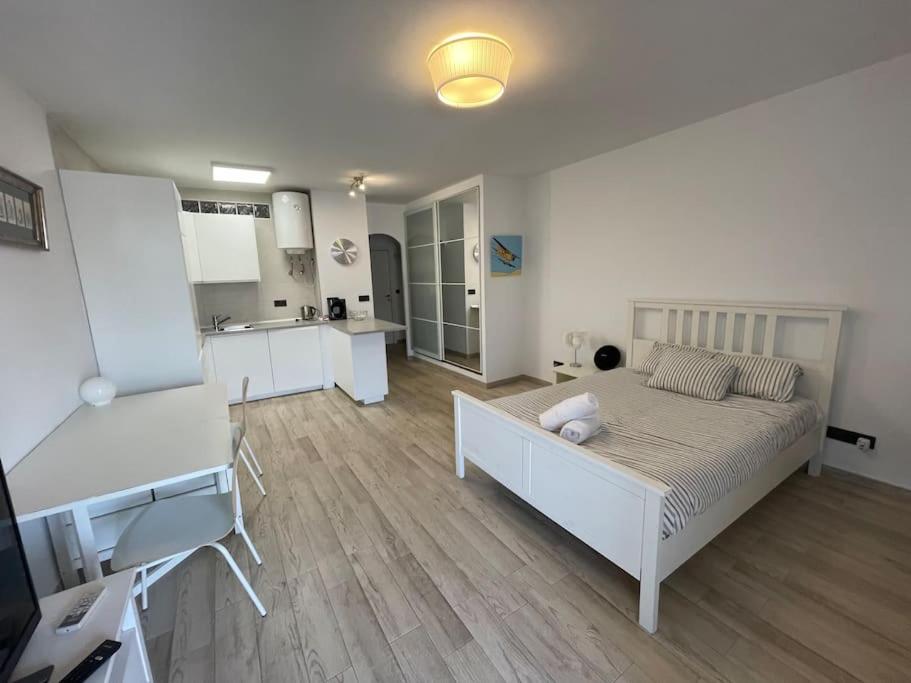 Posteľ alebo postele v izbe v ubytovaní Estudio loft en Málaga CAN6