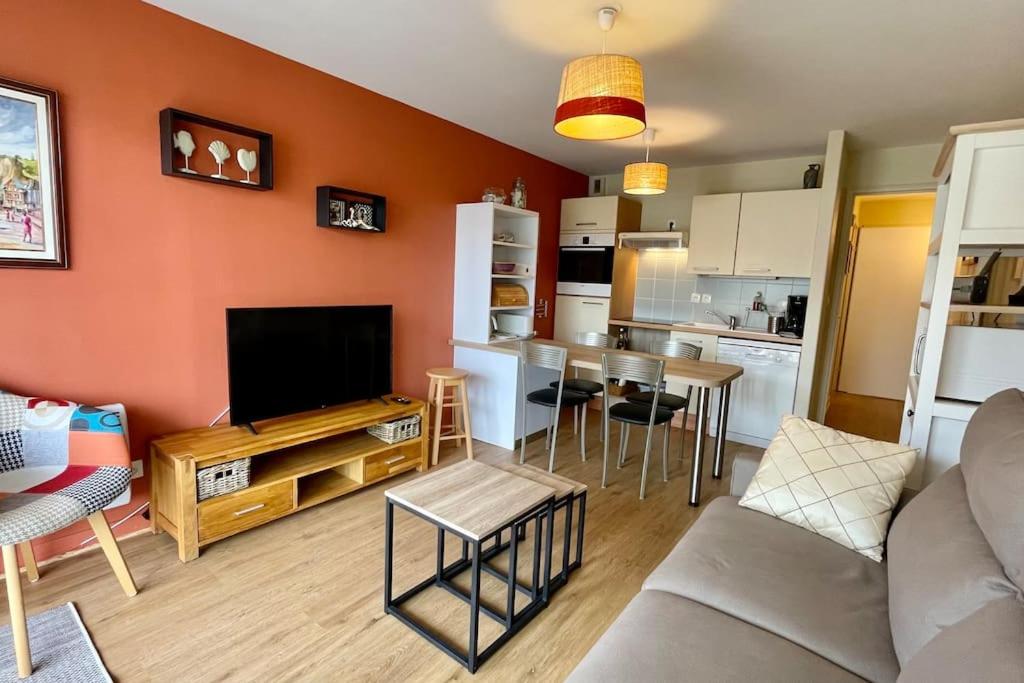 Kuchyňa alebo kuchynka v ubytovaní Appartement MerliDunes Proche de la plage