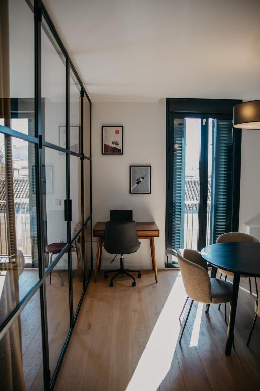 Posezení v ubytování tuGuest Obispo Apartment