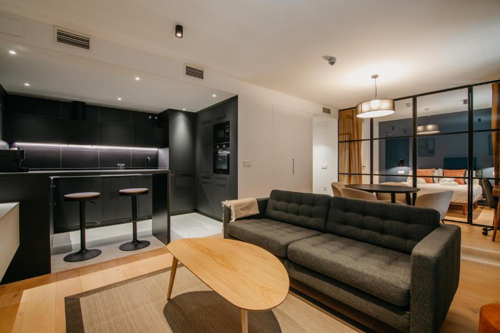 Posezení v ubytování tuGuest Obispo Apartment