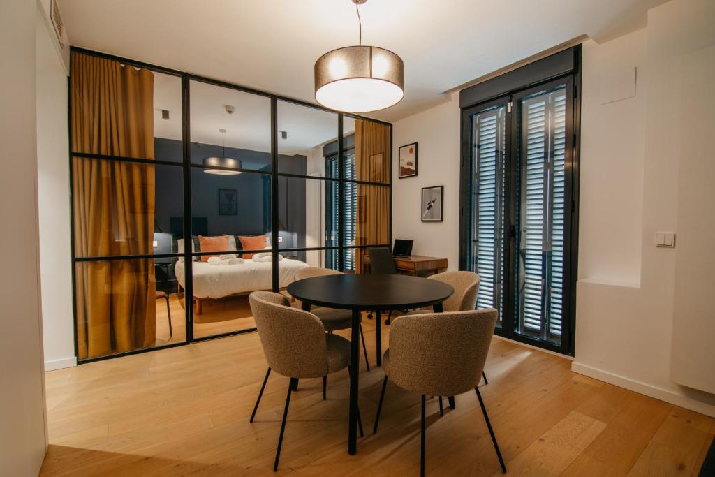 Posezení v ubytování tuGuest Obispo Apartment
