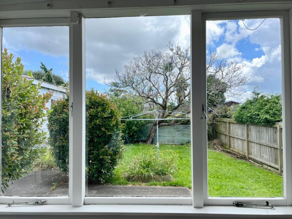 Entire House in Mt Wellington, Central Auckland - Resim 6