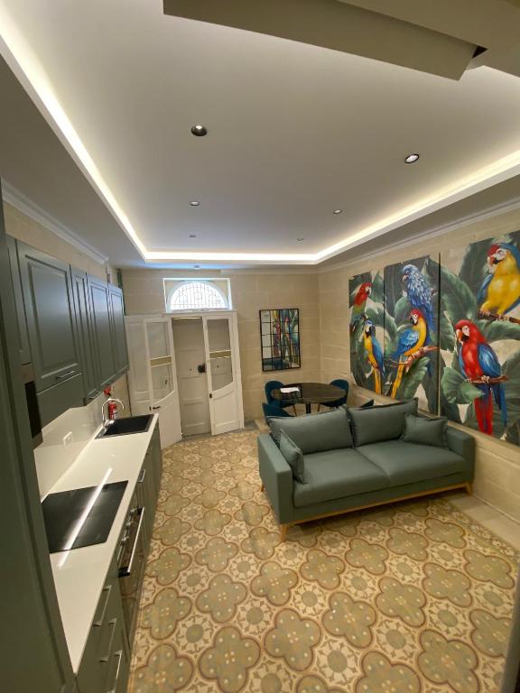 Typical Maltese Maisonette in St.Julians - 11