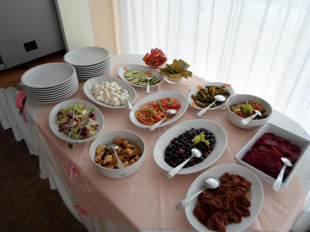 Jídlo v hotelu nebo okolí