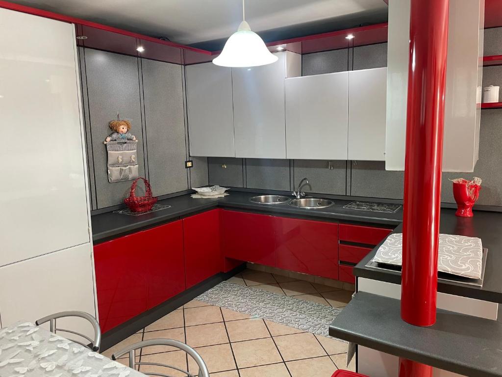 Kuchnia lub aneks kuchenny w obiekcie Villa Antonella