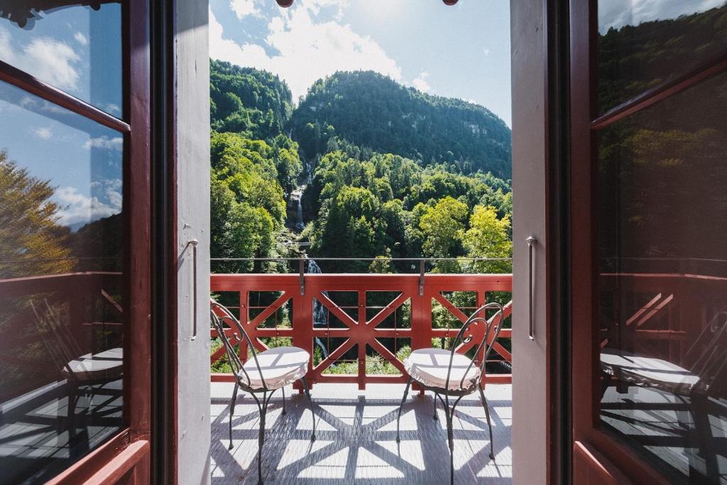 Nespecifikovaný výhled na hory nebo výhled na hory při pohledu z hotelu