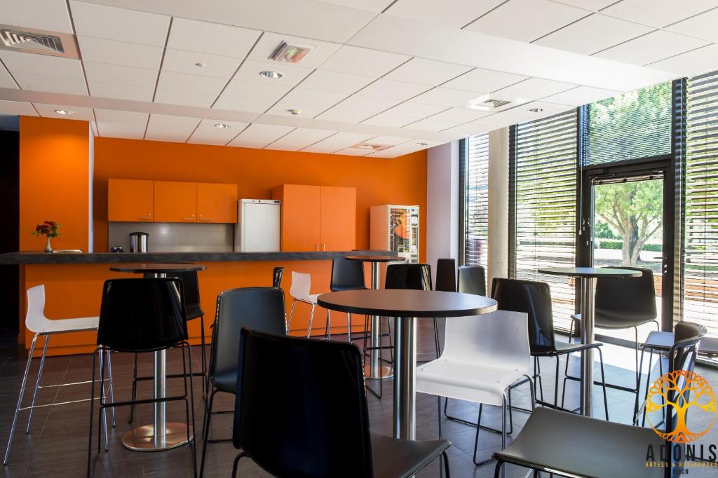 Adonis Dijon Maison Internationale - Resim 14