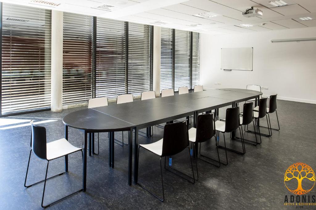 Adonis Dijon Maison Internationale - Resim 22