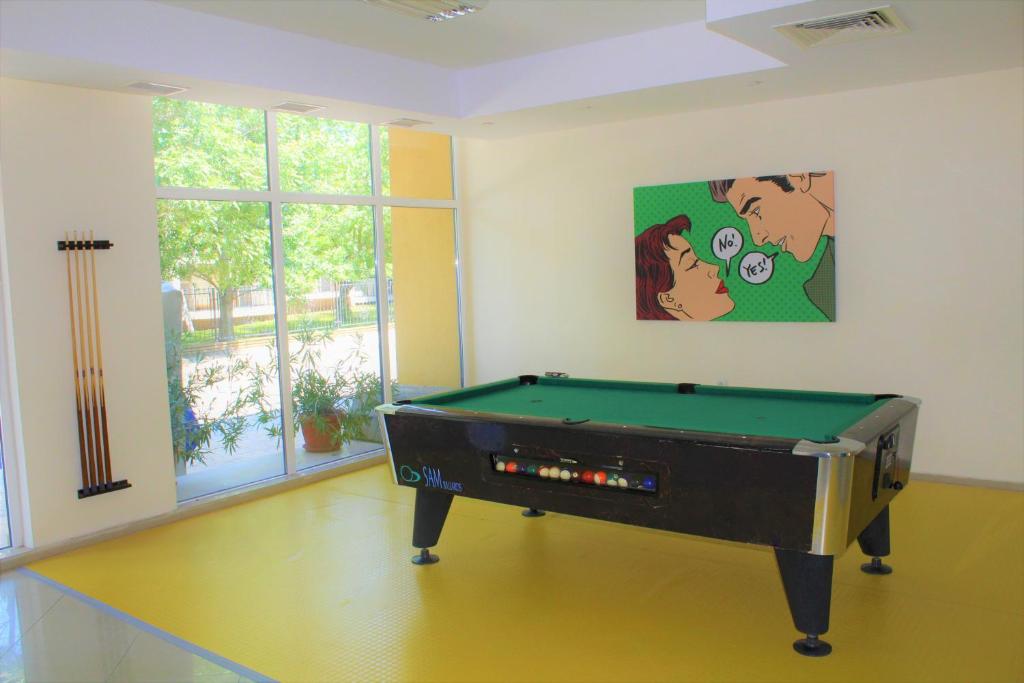 Biliár nebo kulečník v ubytování Pop Art Hotel