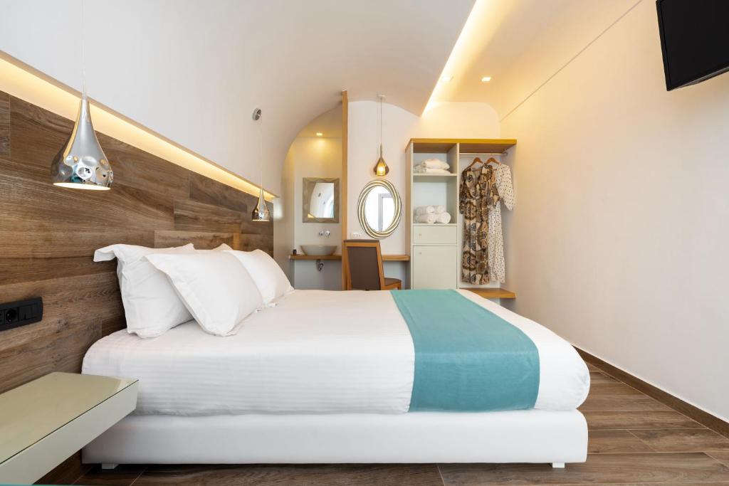 Deluxe Suites Santorini - 6